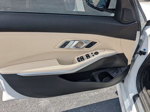 Used 2019 BMW 330i Sedan w/ Convenience Package RWD image 11