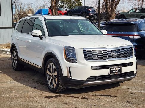 Used 2020 Kia Telluride EX w/ Towing Package image 3