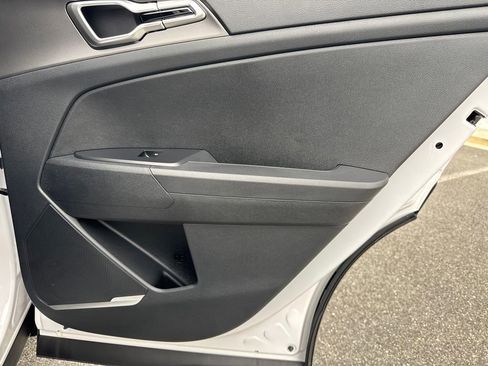 New 2026 Kia Sportage LX image 16