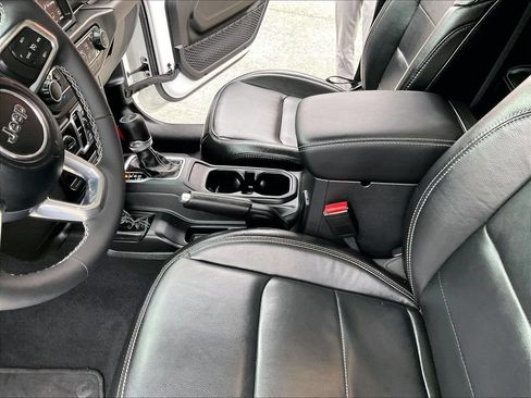 Used 2023 Jeep Wrangler Unlimited Sahara w/ Cold Weather Group AWD/4WD image 20