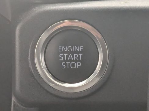Used 2025 Toyota 4Runner SR5 AWD/4WD image 19