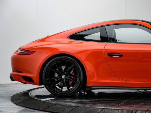 Used 2018 Porsche 911 Carrera 4S AWD/4WD image 17