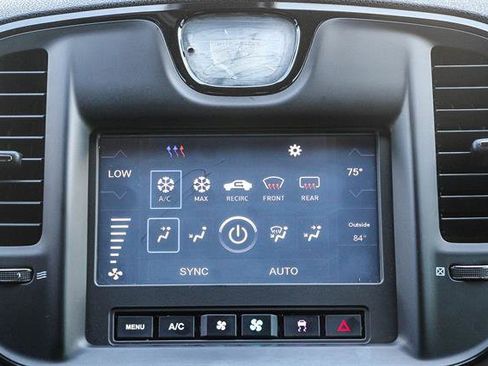 Used 2018 Chrysler 300 S image 15