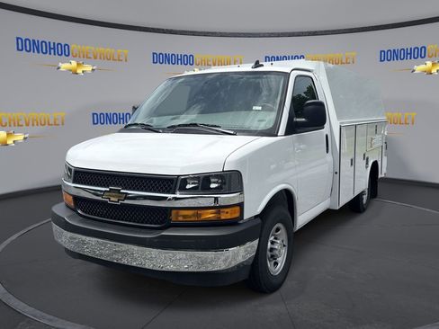 New 2025 Chevrolet Express 3500 w/ Power Convenience Package image 4