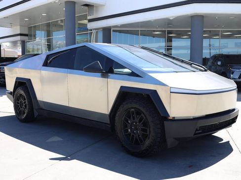Used 2025 Tesla Cybertruck AWD Crew Cab image 8