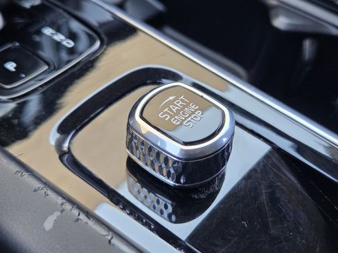 Certified 2023 Volvo XC60 B5 Core w/ Climate Package image 30