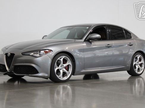 Used 2020 Alfa Romeo Giulia Ti Sport image 32