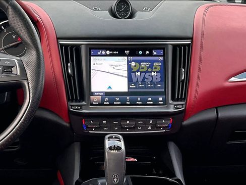 Used 2021 Maserati Levante image 7