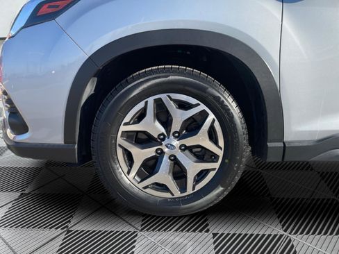 Used 2024 Subaru Forester Premium image 18
