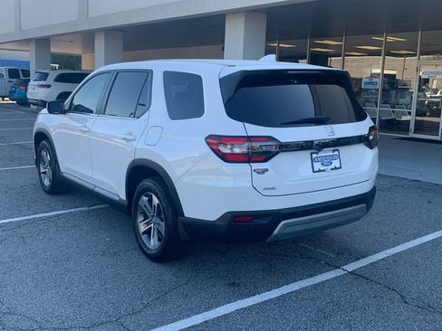 Used 2025 Honda Pilot EX-L image 7