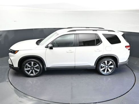 Certified 2025 Honda Pilot Sport image 36