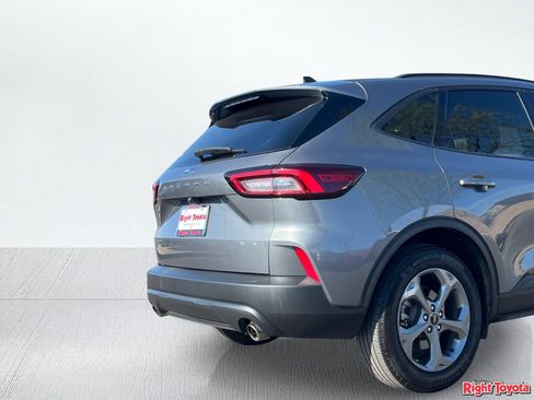 Used 2025 Ford Escape ST-Line FWD image 11