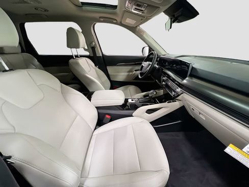 New 2025 Kia Telluride S image 32