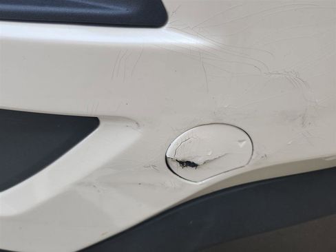 Used 2017 Ford Explorer XLT w/ XLT Appearance Package image 12