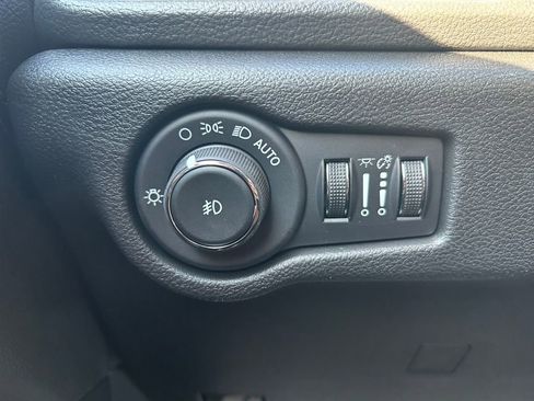 New 2026 Chrysler Pacifica Pinnacle image 14