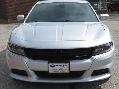Used 2020 Dodge Charger SXT image 3