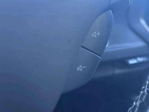 Used 2020 Chevrolet Camaro SS image 28