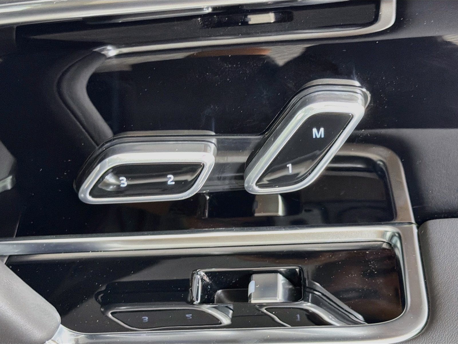 New 2026 Land Rover Range Rover SE AWD/4WD image 33