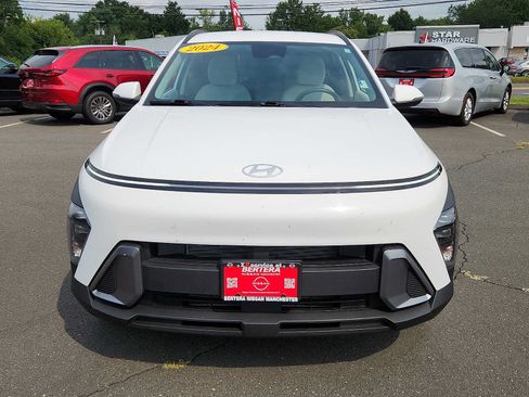 Used 2024 Hyundai Kona SEL AWD/4WD image 2