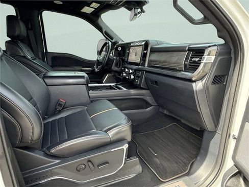 Certified 2023 Ford F450 Platinum w/ FX4 Off-Road Package image 10