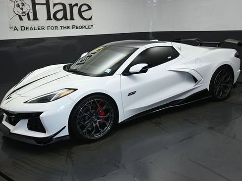 Used 2023 Chevrolet Corvette Stingray Convertible w/ Chrome Exterior Badge Package RWD image 25