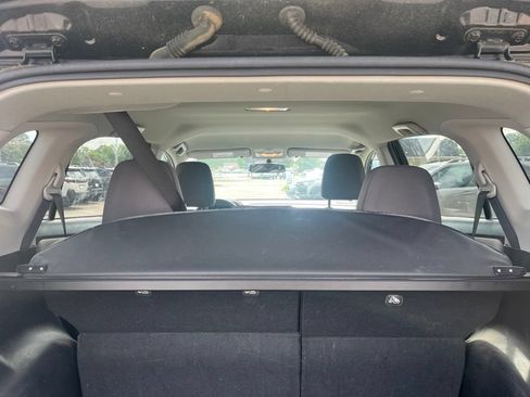 Used 2015 Toyota RAV4 LE FWD image 9