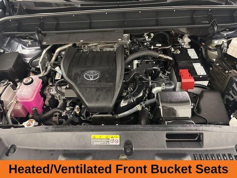 Used 2024 Toyota Highlander Platinum image 32