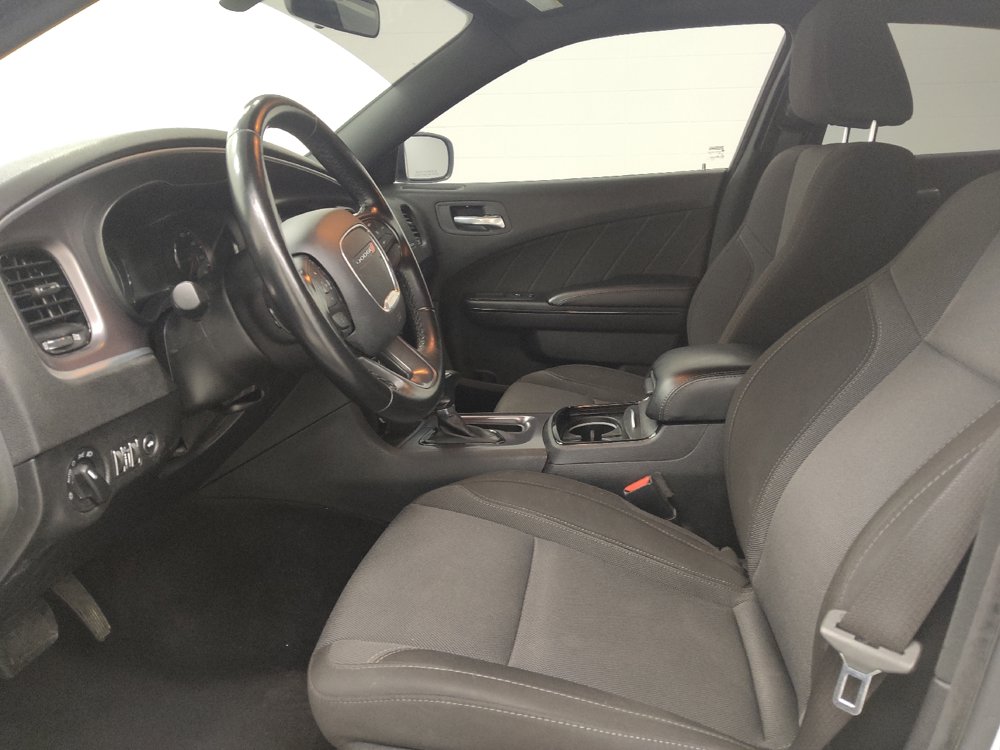 Used 2021 Dodge Charger SXT w/ Blacktop Package RWD image 17