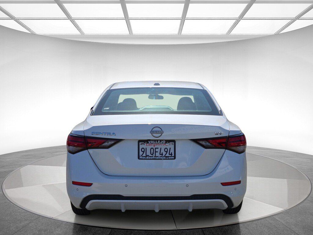 Used 2024 Nissan Sentra SV FWD image 4