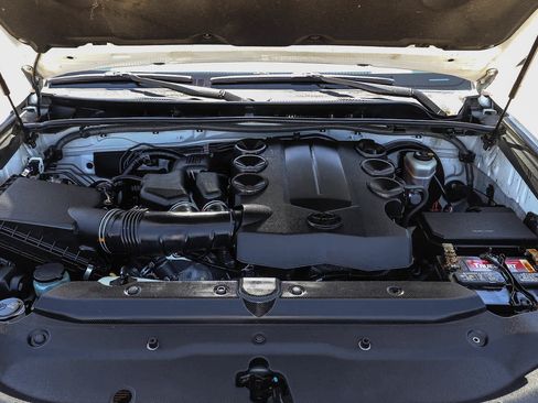 Used 2018 Toyota 4Runner SR5 Premium RWD image 28