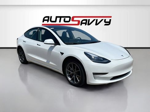 Used 2023 Tesla Model 3 Standard Range RWD image 1