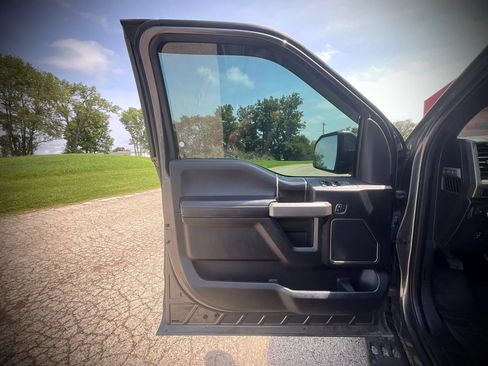 Used 2017 Ford F150 Raptor w/ Equipment Group 802A Luxury AWD/4WD image 21
