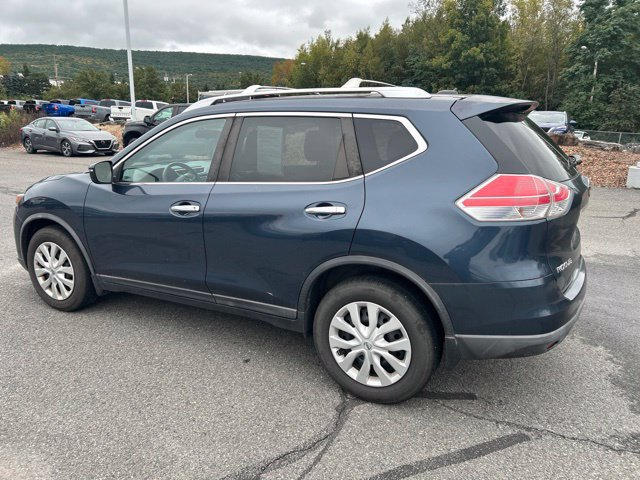Used 2016 Nissan Rogue S w/ Appearance Package AWD/4WD image 4