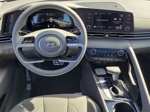 New 2026 Hyundai Elantra SEL Sport FWD image 4