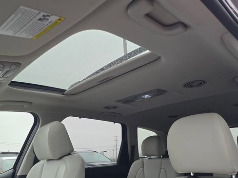 Certified 2022 Kia Telluride EX w/ Towing Package image 18