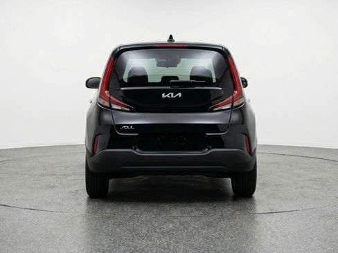 Used 2025 Kia Soul LX w/ LX Technology Package FWD image 7