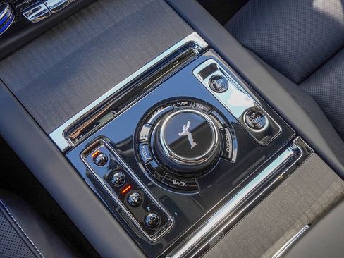 New 2026 Rolls-Royce Cullinan AWD/4WD image 32
