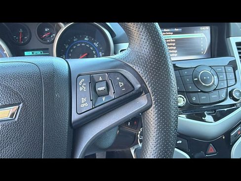 Used 2016 Chevrolet Cruze LT w/ Technology Package image 15