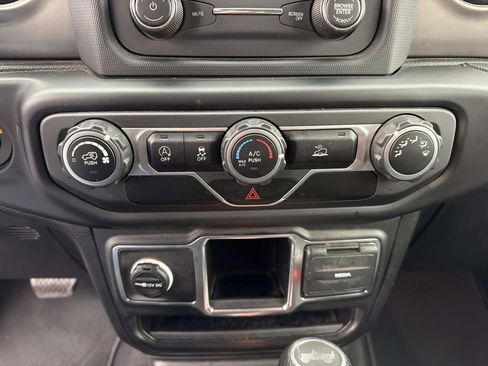 Used 2021 Jeep Wrangler Unlimited Sport image 33