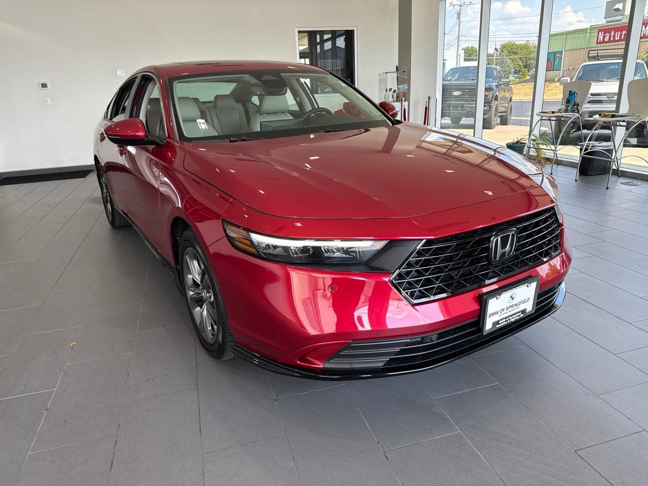 Used 2025 Honda Accord EX-L image 2