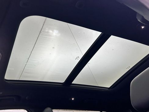 New 2025 Jeep Grand Cherokee L Limited image 23