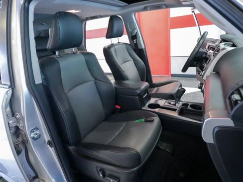 Used 2020 Toyota 4Runner SR5 Premium w/ Moonroof Package RWD image 24