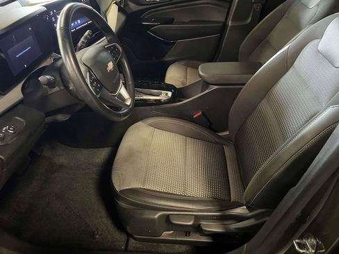 Used 2024 Chevrolet Trax LT w/ Sunroof Package image 14