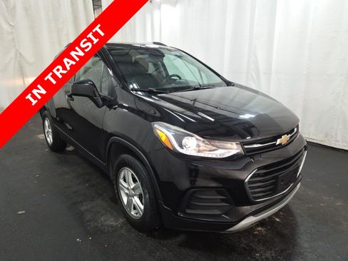 Used 2022 Chevrolet Trax LT w/ Driver Confidence Package AWD/4WD image 1