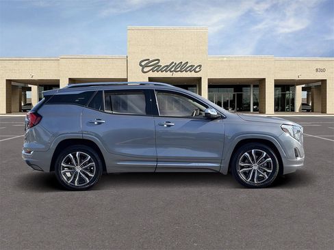 Used 2020 GMC Terrain Denali w/ Denali Premium Package image 4