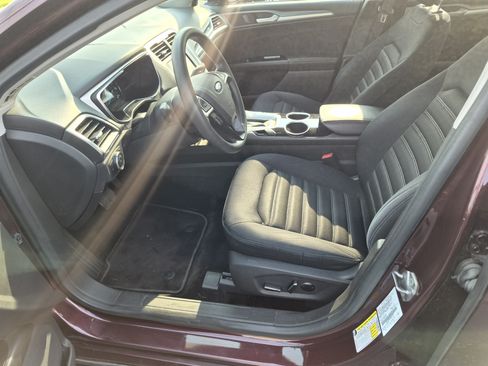 Used 2013 Ford Fusion SE FWD image 9