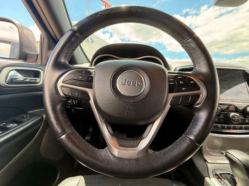 Used 2019 Jeep Grand Cherokee Altitude RWD image 8