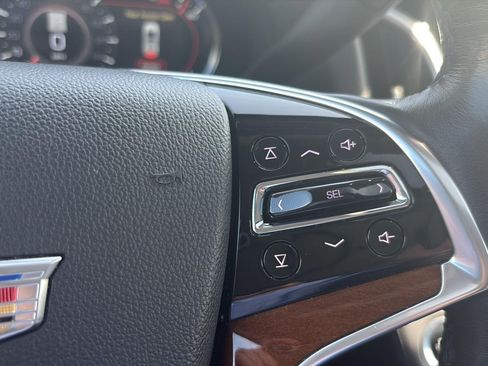 Used 2020 Cadillac Escalade Premium Luxury AWD/4WD image 19