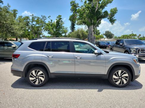 New 2026 Volkswagen Atlas SE FWD image 3