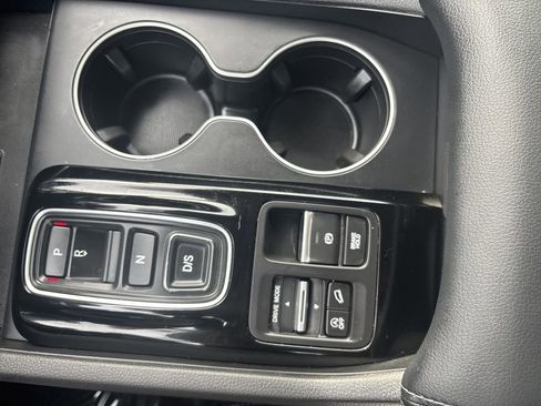 Used 2025 Honda Pilot EX-L image 21